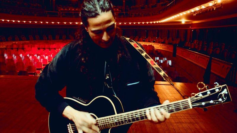 Conheça um pouco do talento do músico Dr Xyss dentre outras habilidades artísticas