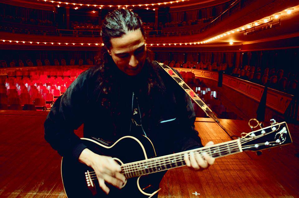 Conheça um pouco do talento do músico Dr Xyss dentre outras habilidades artísticas