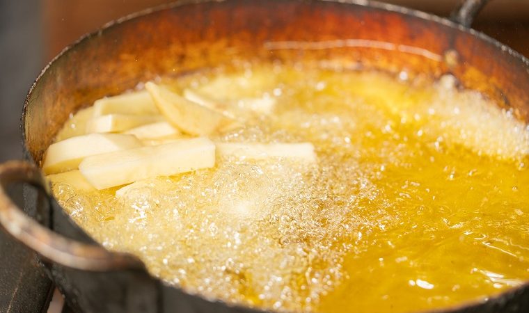 Biocombustível é vilão das cozinhas e o óleo usado pode ser o mocinho, entenda.