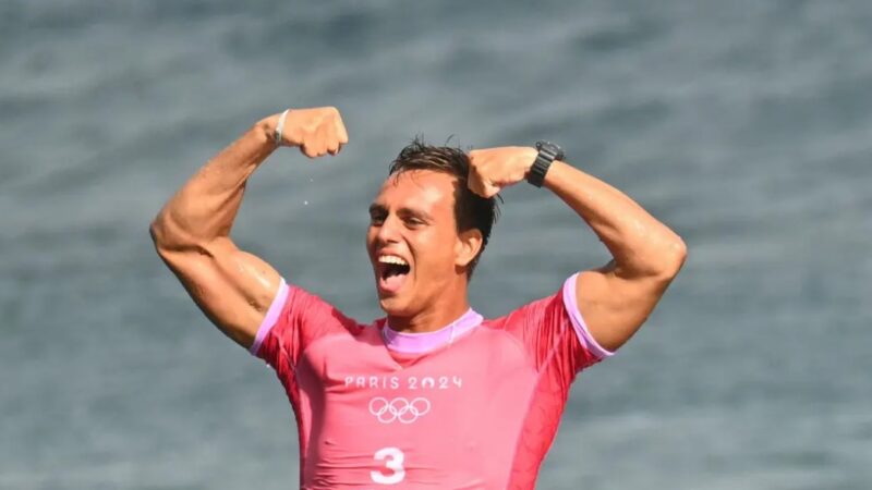 Quem é Kauli Vaast, campeão olímpico do surfe nas Olimpíadas?