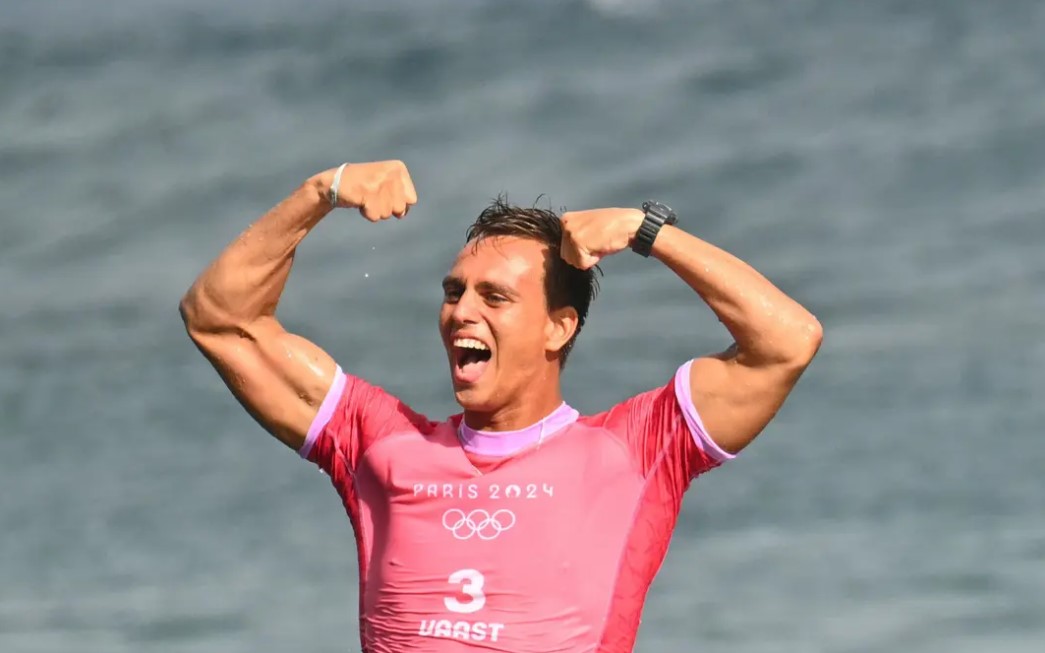 Quem é Kauli Vaast, campeão olímpico do surfe nas Olimpíadas?