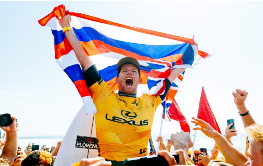 John John é tricampeão mundial
