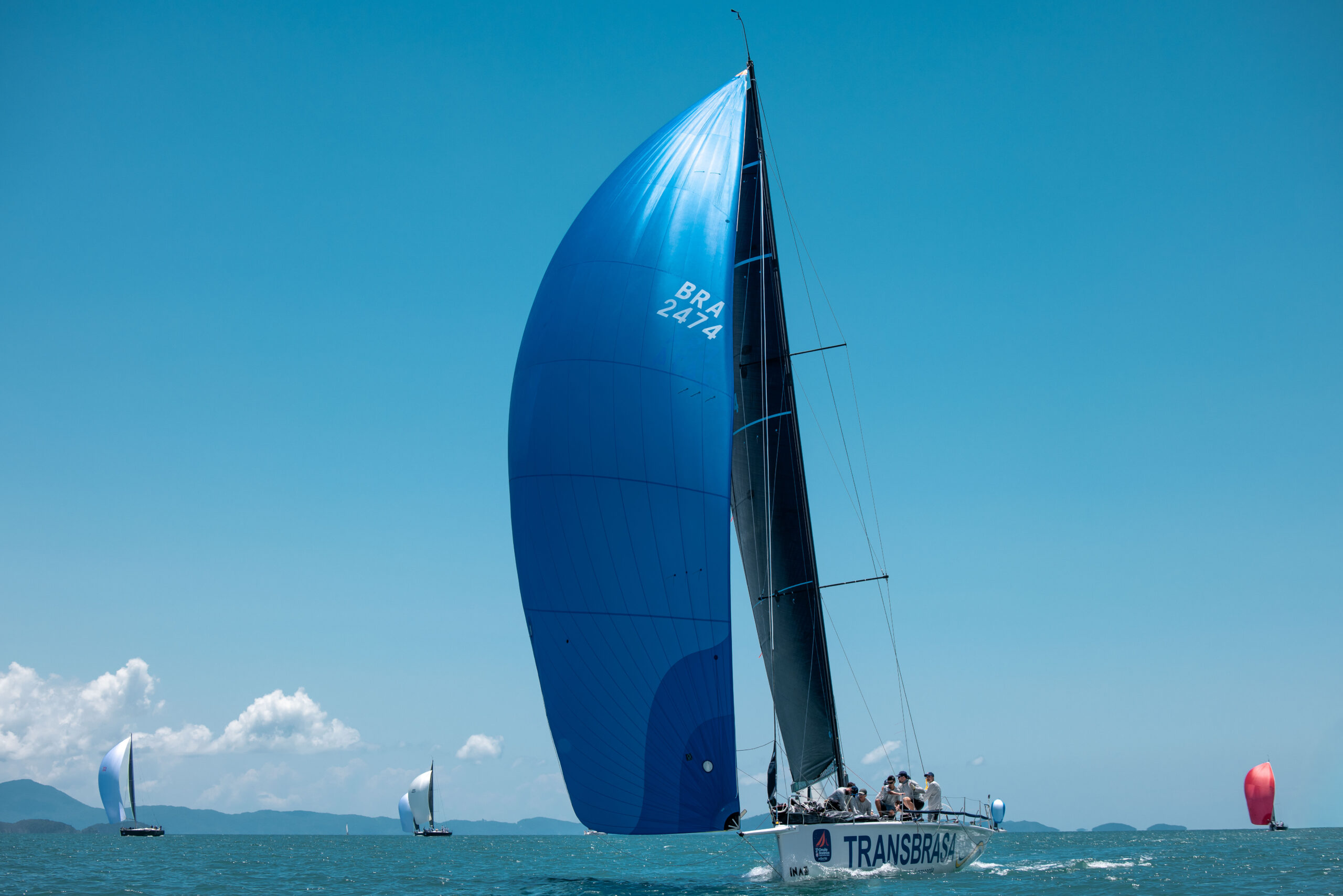 Circuito Oceânico Veleiros da Ilha Hantei confirma sucesso na abertura e registra recorde de participantes em dia de regatas de percurso em Jurerê